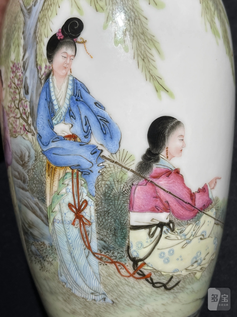 民国 “居仁堂”款粉彩仕女纹瓶 - 图7